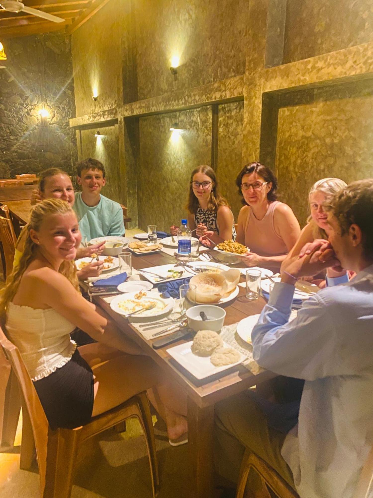 مبيت وإفطار بولاناروفاي Royal Nest المظهر الخارجي الصورة